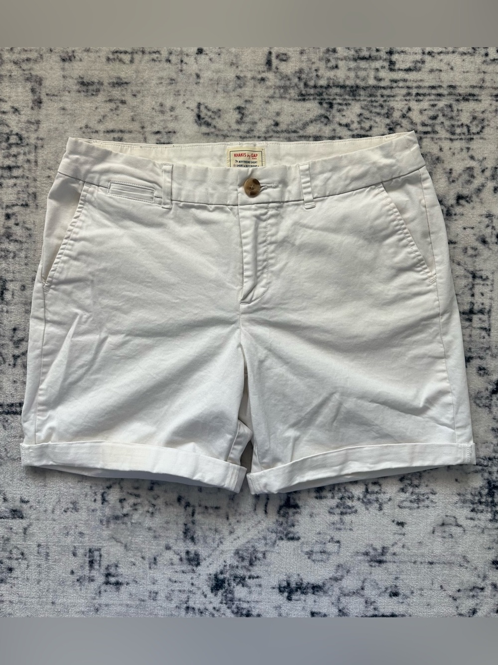 GAP Khakis Boyfriend Shorts White Size 4 Cuffed Stretch